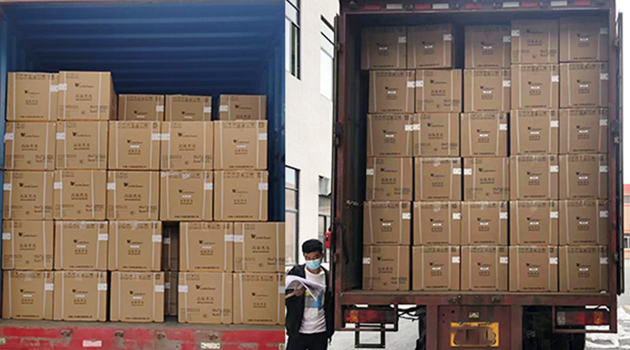 集裝箱裝柜進行時！金環(huán)電器客戶迷你洗衣機順利發(fā)貨！